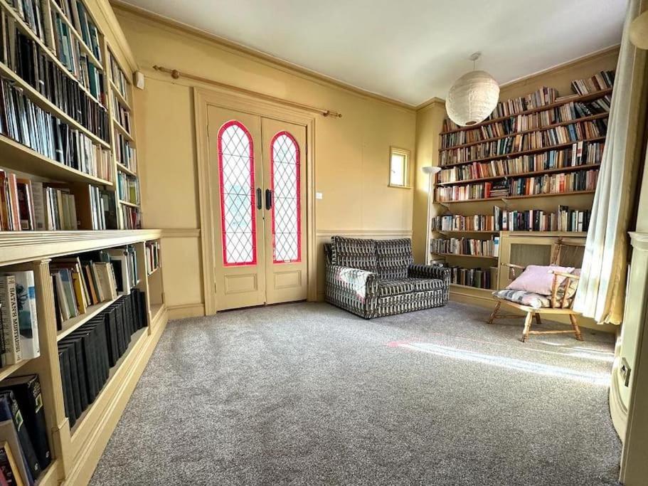 Large Georgian House In Heart Of Exeterヴィラ エクステリア 写真
